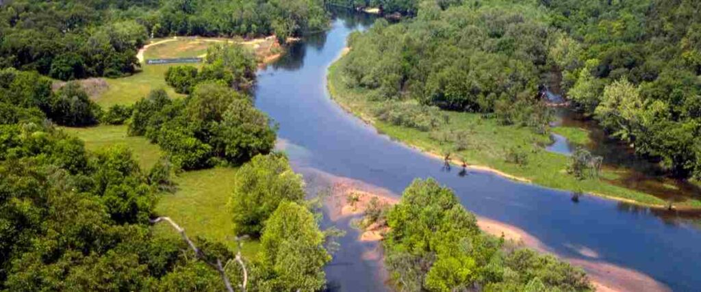 A view of the different creeks in the Table Rock State Park. 