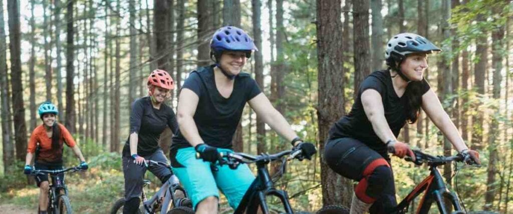 Group of female mountain bikers. 