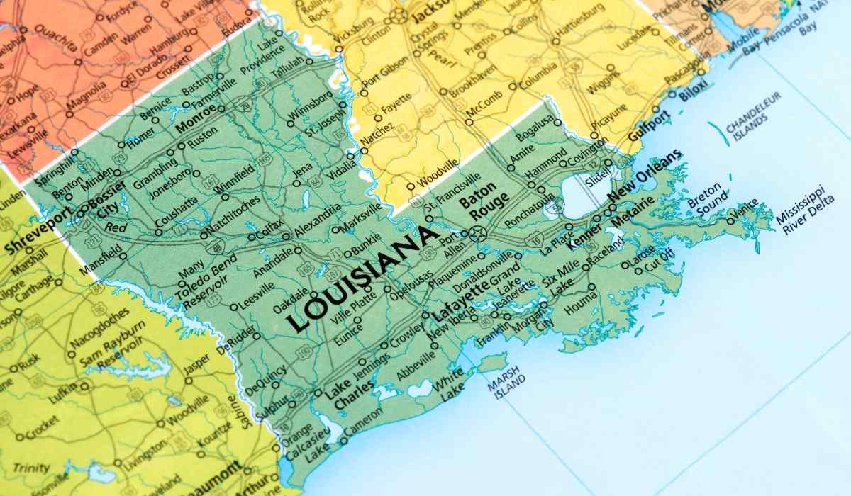 Map of Louisiana  with a close up of the whole state 